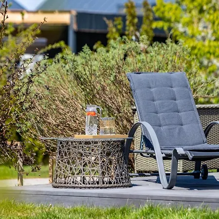 Sea Garden Atostogu Namai Su Baseinu, Kunigiskiai * פלאנגה