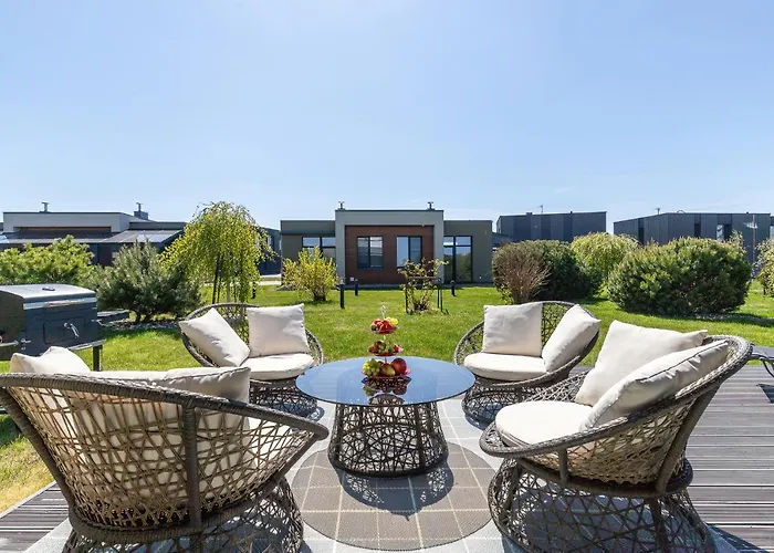 Sea Garden Atostogu Namai Su Baseinu, Kunigiskiai