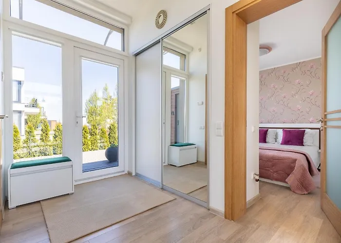 Sea Garden Atostogu Namai Su Baseinu, Kunigiskiai * פלאנגה