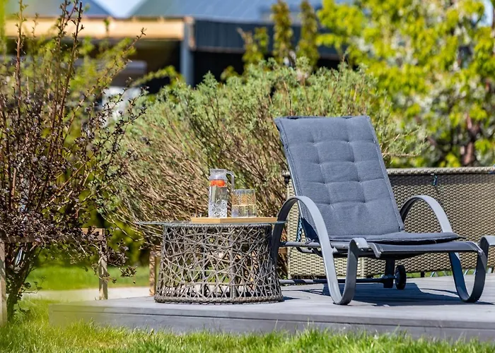 Sea Garden Atostogu Namai Su Baseinu, Kunigiskiai * פלאנגה